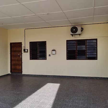 Homestay Che Wan Κουαντάν Εξωτερικό φωτογραφία